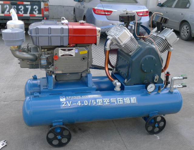 2V4.0-5 140cfm diesel engine portable mining air compressor